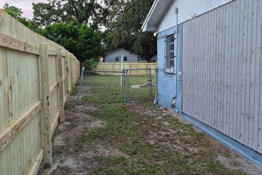 Wood Fence Installation (1)_(1)